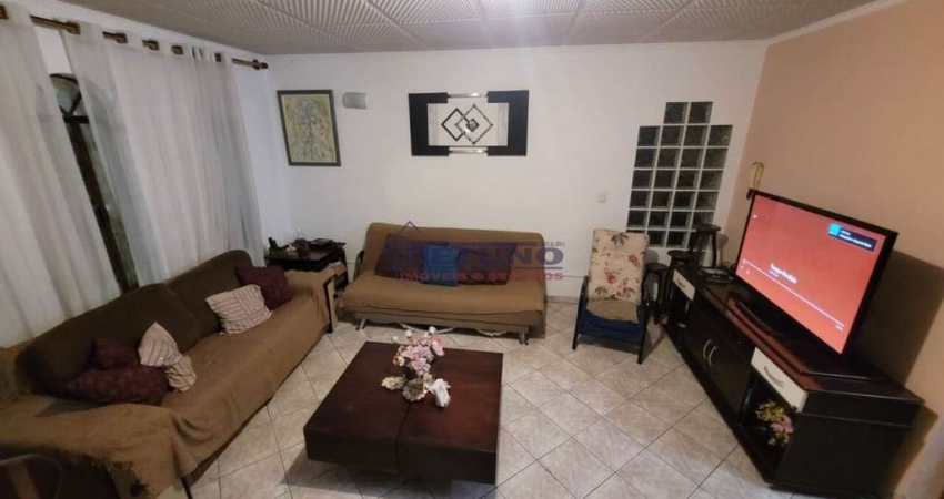 Sobrado na Vila Medeiros com 04 dorms, 01 suite, sala de estar, cozinha, wc, edícula e 02 vagas.