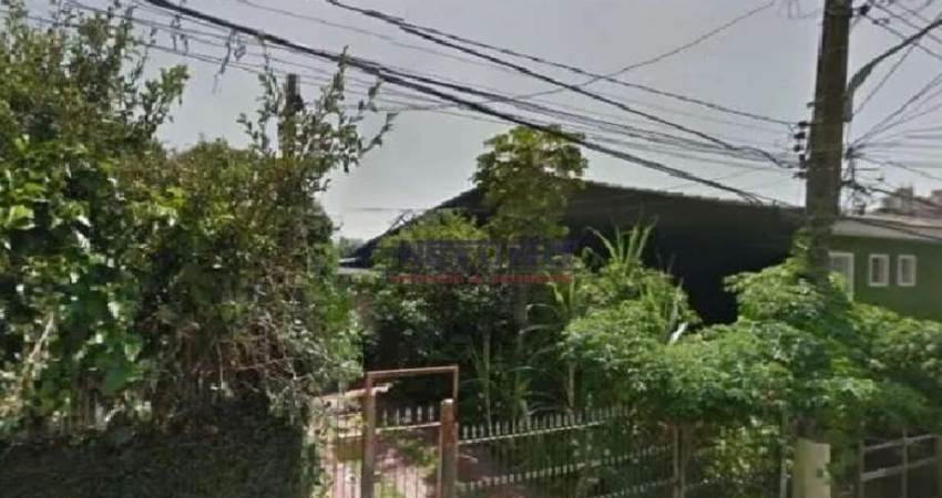 Terreno na Vila Medeiros com casa velha nos fundos- sendo 12 mts de frente por 36 fundos ótimo local