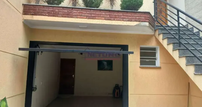 Sobrado na Vila Maria Alta com 03 dorms, 01 suíte, sala espaçosa, área de churrasqueira, 03 vagas.