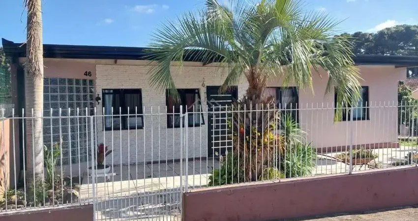 Casa para Venda em Lapa, Cascata, 4 dormitórios, 1 suíte, 3 banheiros, 3 vagas