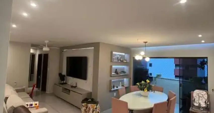 Apartamento com 3 quartos em frente a praça Silvio Porto em Manaíra
