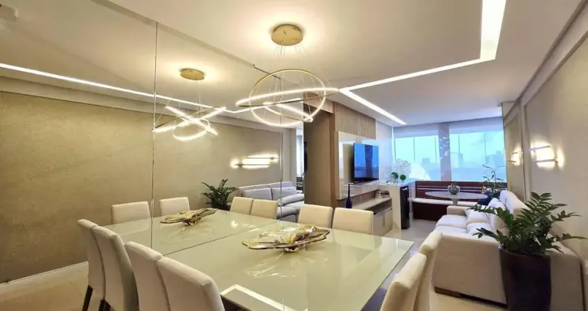 Apartamento com 2 quartos em andar alto com vista para o mar, todo projetado e mobiliado no Brisamar