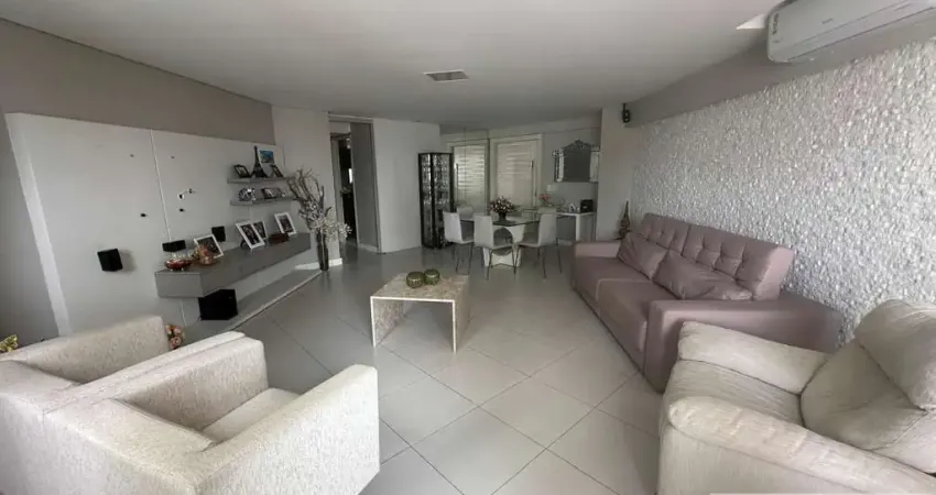 Apartamento amplo com 138 m² e 3 quartos no Brisamar