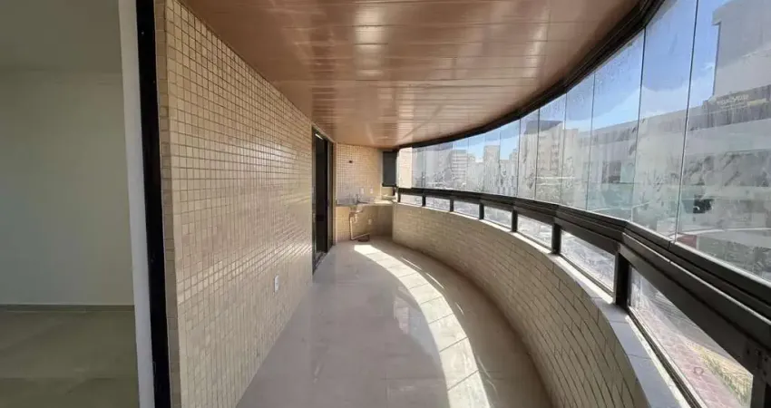 Apartamento amplo todo reformado com 220 m² e 4 suítes em Manaíra