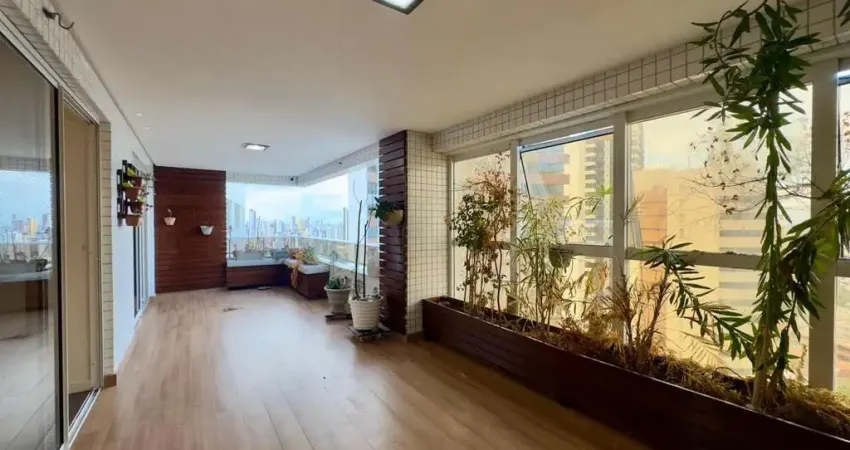 Apartamento com 265 m² e 4 suítes em ótima localização no brisamar