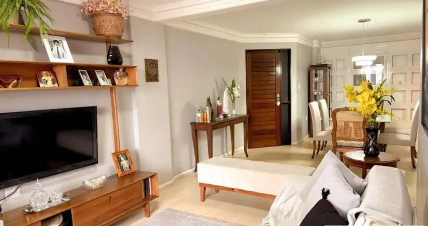 Apartamento todo reformado com 120 m² e 3 suítes no bairro de manaíra