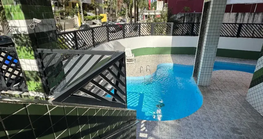 Apartamento amplo, 300 metros da praia, direto proprietário