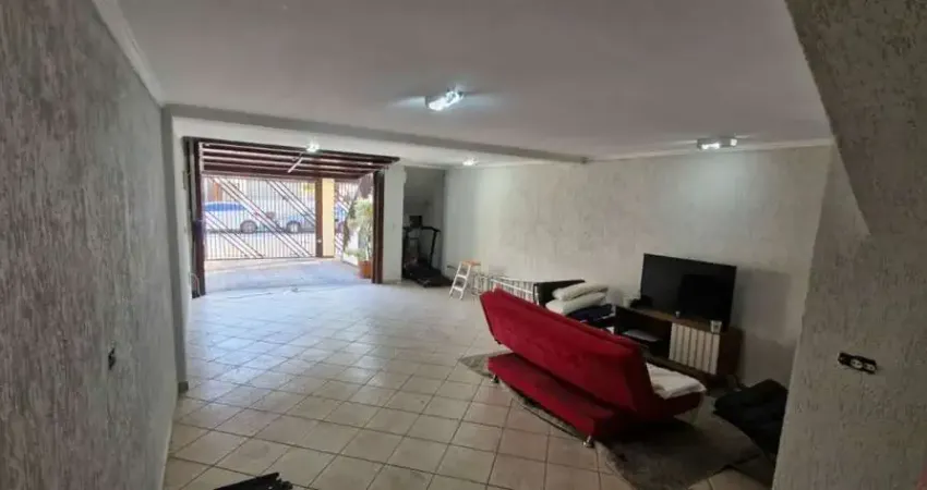 Sobrado a venda na Vila Dom Pedro II com 3 dormitórios sendo 3 suítes, 3 banheiros e 4 vagas