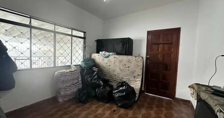 Casa terrea, para venda com 4 dormitórios e 4 vagas.