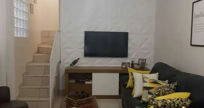 Sobrado á venda com 125m², 2 quartos, 2 banheiros, próximo a praça oito de dezembro, guarulhos