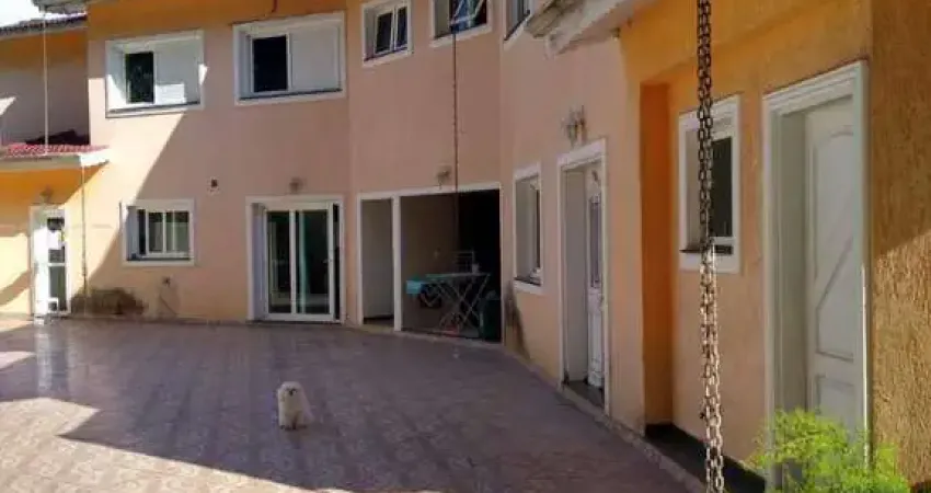 Sobrado à venda condomínio fechado 5 suítes 14 vagas lazer completo arujazinho