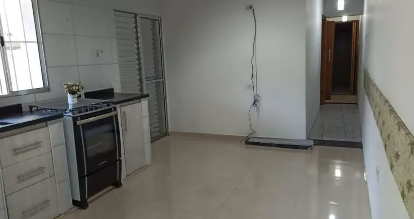 Charmosa casa à venda, ao lado do carrefour da paulo faccini em vila camargos