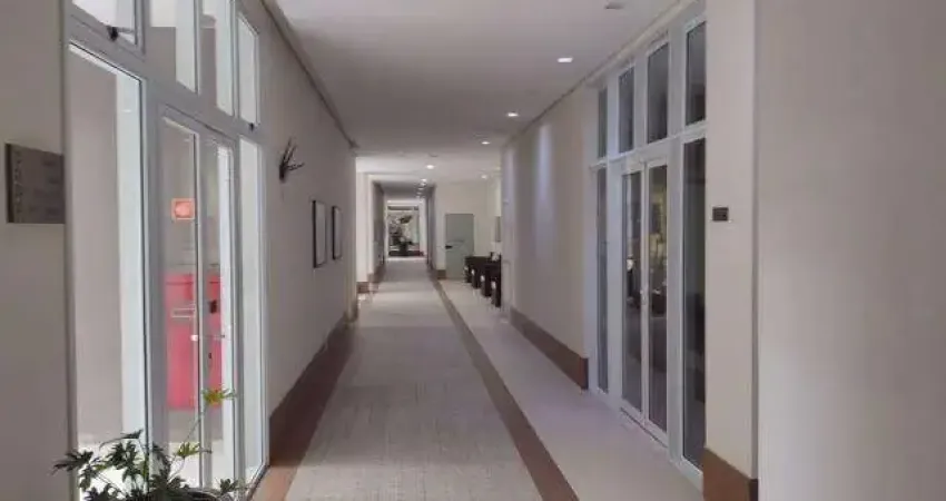 Studio com 28 m² com 1 dormitório,sacada e uma vaga. próximo ao metrô são joaquim e parque da aclimação.