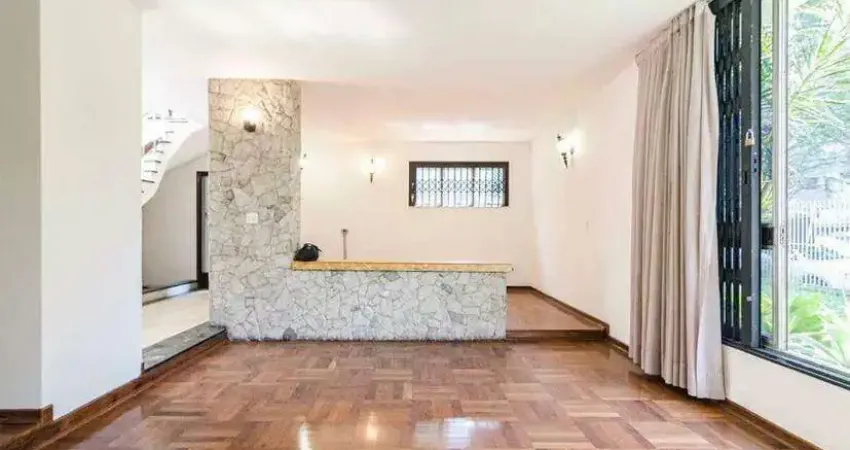 Casa em jardim das bandeiras com 231.00 m² , 3 quarto(s) , 1 suíte(s) , 2 vaga(s).