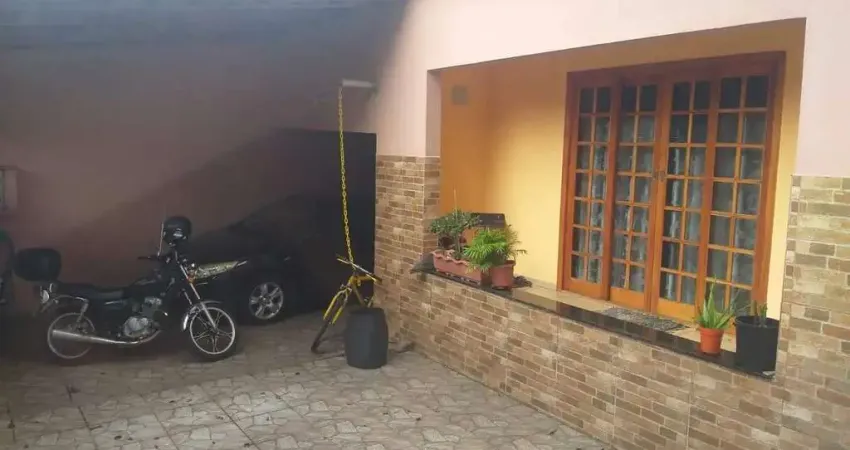 Casa em vila izabel com 250.00 m² , 2 quarto(s) , 1 suíte(s) , 4 vaga(s).