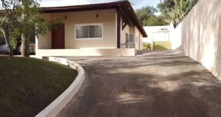 Casa em água azul com 300.00 m² , 3 quarto(s) , 1 suíte(s) , 5 vaga(s).