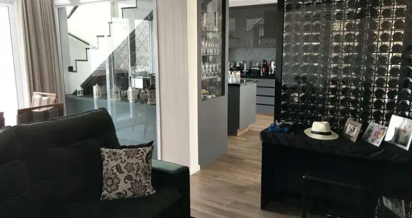 Cobertura duplex em centro com 125.00 m² , 2 quarto(s) , 1 suíte(s) , 3 vaga(s).