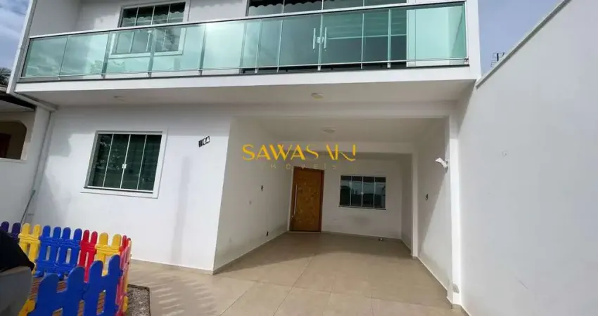 Sobrado à venda no bairro Sítio Cercado - Curitiba/PR