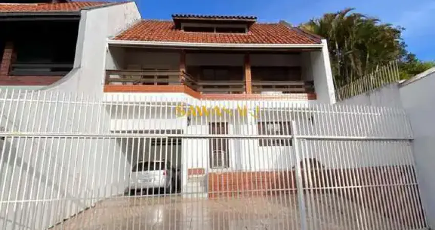 Casa com 4 quartos à venda na Rua Governador Jorge Lacerda, 530, Guabirotuba, Curitiba