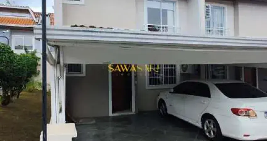 Sobrado Triplex em Condomínio em Guabirotuba, Curitiba/PR