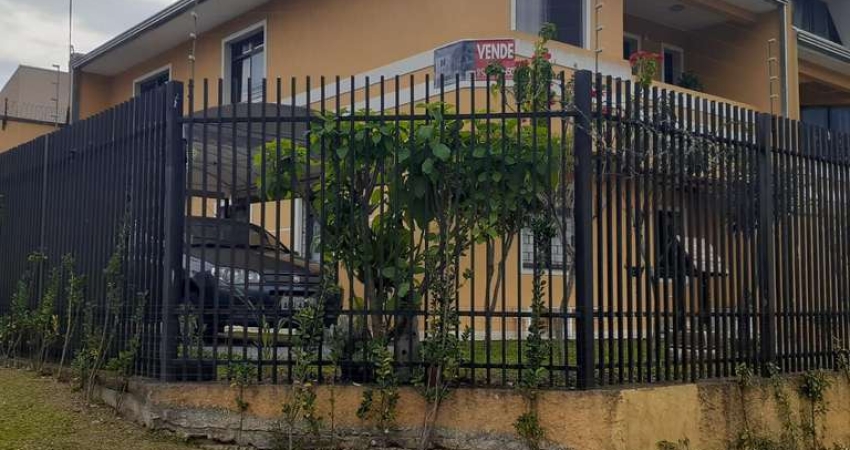 Sobrado Padrão para Venda em Capão Raso Curitiba-PR