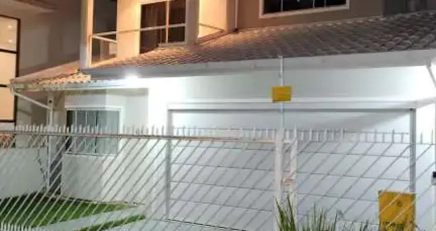Casa à venda em Vendaval, Biguaçu: 3 dormitórios, 1 suíte, 4 banheiros, 318m² de área útil. Confira!
