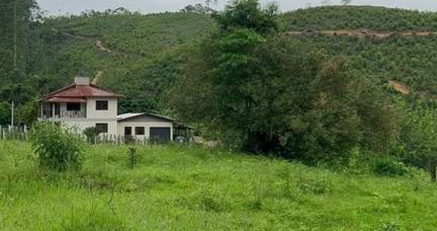 Sítio à venda em Sorocaba do Sul, Biguaçu, por R$2.500.000. Oportunidade única para morar ou investir!