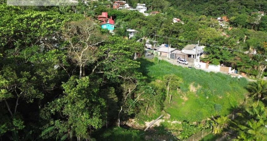 Terreno à Venda em Sambaqui, Florianópolis - R$ 1.500.000