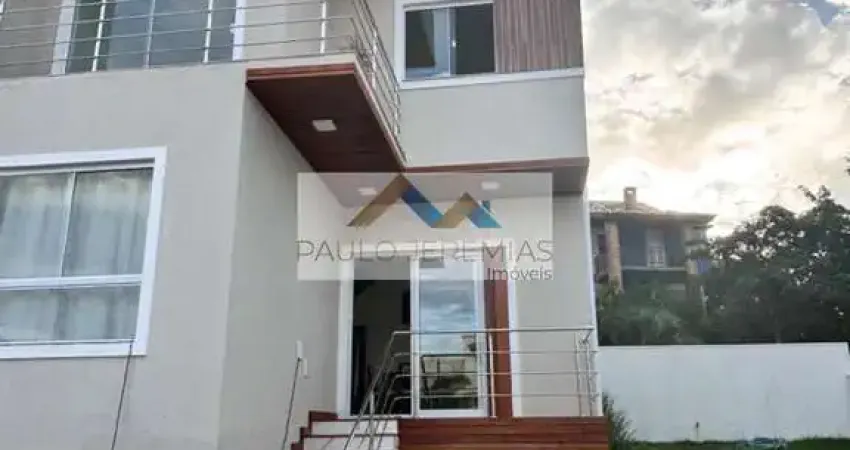 Casa triplex à venda nos Ingleses, Florianópolis: 225m², 3 dormitórios, suíte, por R$ 660 mil. Confira!