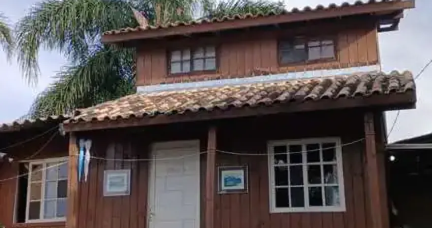 Casa à Venda em Ratones, Florianópolis: 140m², R$350mil
