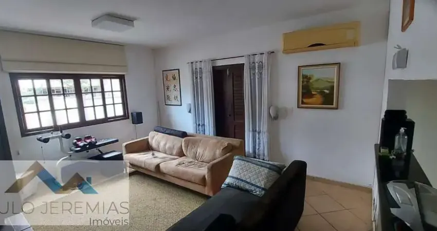 Casa Térrea à Venda na Praia de Fora, Palhoça – 2 Quartos, 120m²