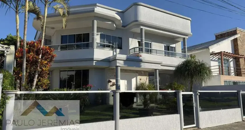 Casa à venda nos Ingleses, Florianópolis: 4 suítes, 310m², 5 banheiros. Oportunidade imperdível!