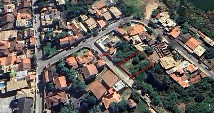 Terreno medindo 248,83 m² no bairro de Manguinhos próximo ao comércio