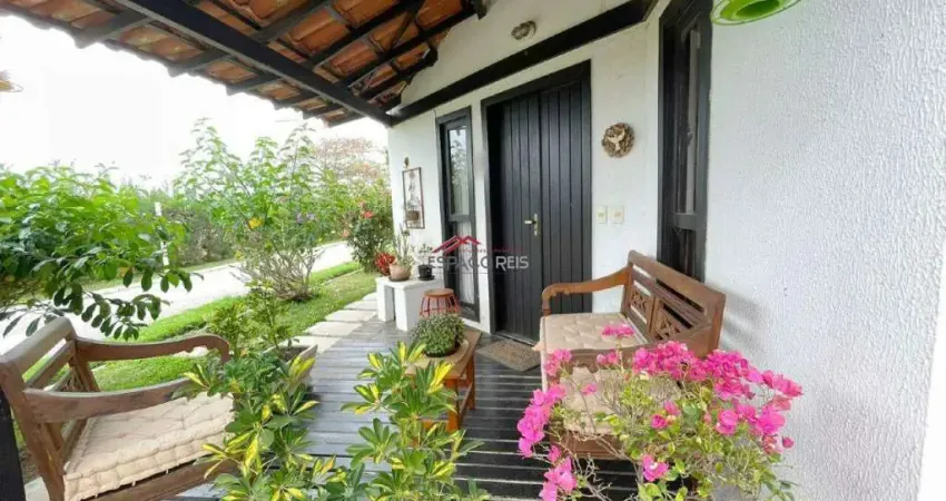 Casa à venda com 2 quartos dentro de condomínio na Marina em Buzios