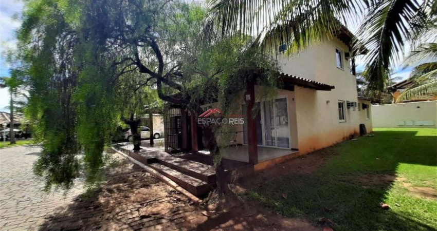 Casa de condomínio com 04 suítes, área privativa, a 300M da praia de Manguinhos.
