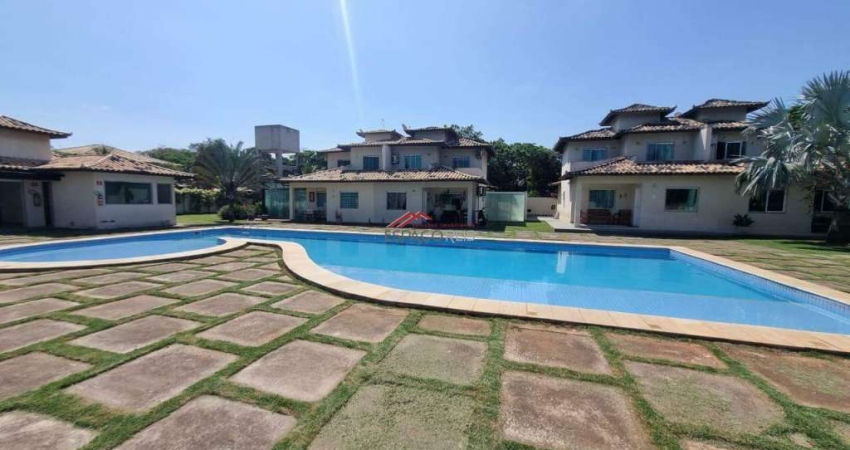 Cada com 04 quartos a 100 metros da praia de Manguinhos!