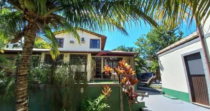 Casa à venda com 3 quartos dentro de condomínio em Geriba Buzios