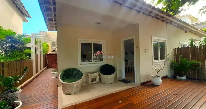 Aluguel de casa de Condomínio à 100m da praia de Geribá, com 03 quartos, sendo 02 suítes e área gourmet privativa
