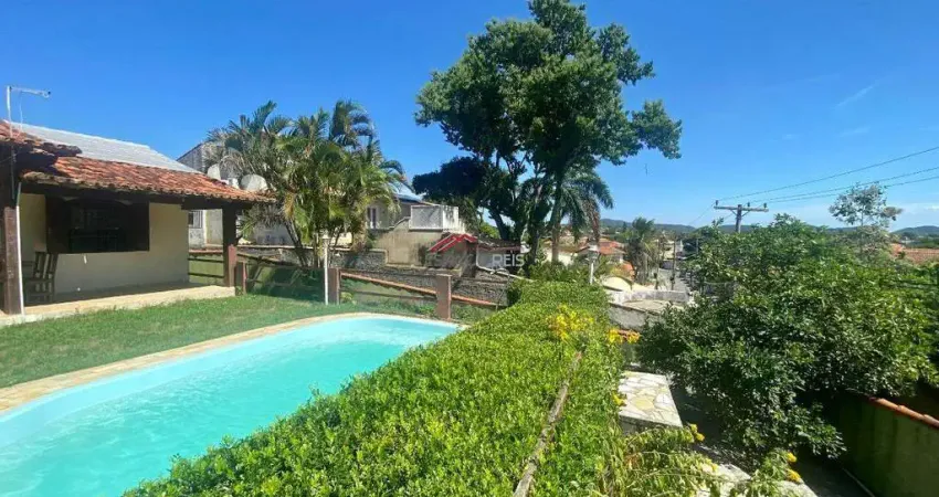 Casa independente à venda ,3 quartos no bairro Manguinhos !