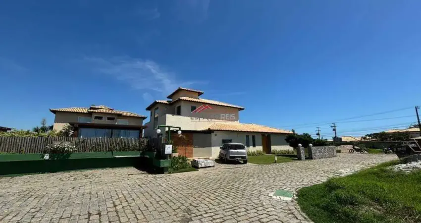 Casa à venda com 5 suítes dentro de condomínio na Marina em Buzios