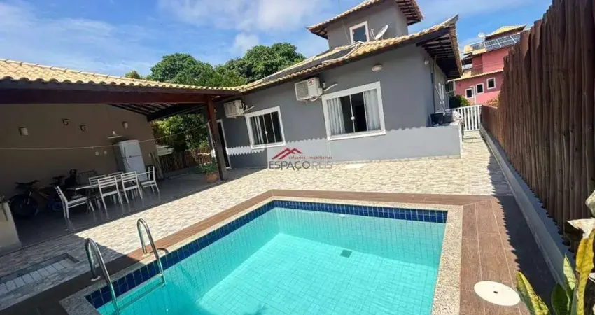 Casa de locação anual com 3 quartos dentro de condomínio na Rasa em Buzios