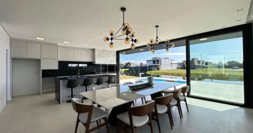CASA EM CONDOMINIO FECHADO COM 5 DORM