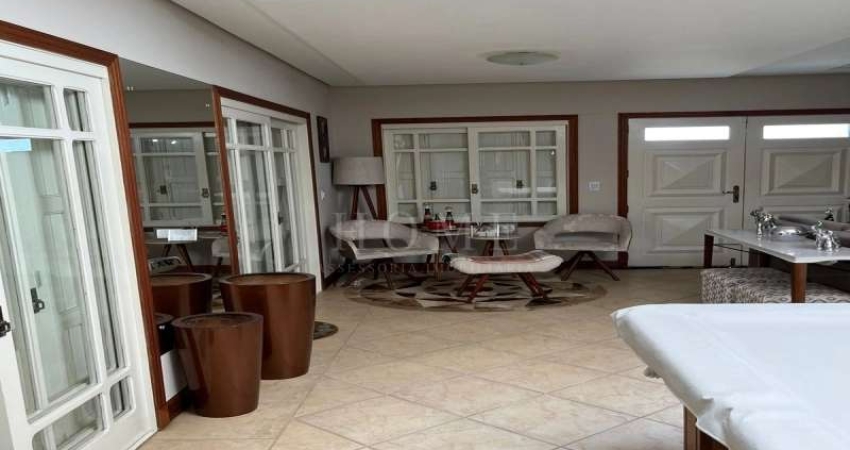 CASA COM 4 DORMITÓRIOS!