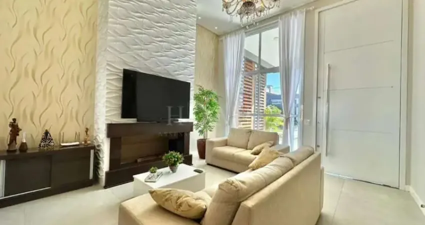CASA EM CONDOMINIO FECHADO COM 4 SUITES BEM LOCALIZADO!