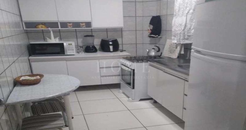 APARTAMENTO COM 2 DORMITORIOS, SENDO 1 SUITE BEM LOCALIZADA!