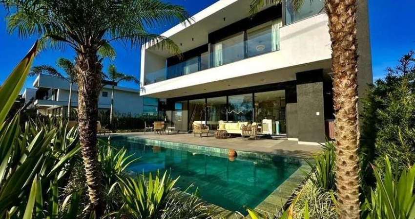 CASA CONDOMÍNIO VELAS DA MARINA TOTALMENTE MOBILIADO E FINAMENTE DECORADO