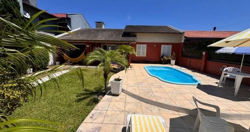 Casa à venda no centro de Imbé
