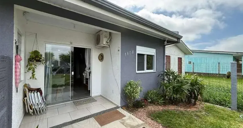 Casa com 2 quartos à venda na Alegrete, 1008, Mariluz (Distrito), Imbé