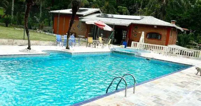Linda chácara com escritura de 6.000 m²/ casa sede/ piscina à venda porteira fechada em cotia