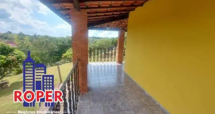 Excelente chácara com escritura e aceita financiamento de 3.800 m² com casa e piscina à venda em campo limpo paulista.